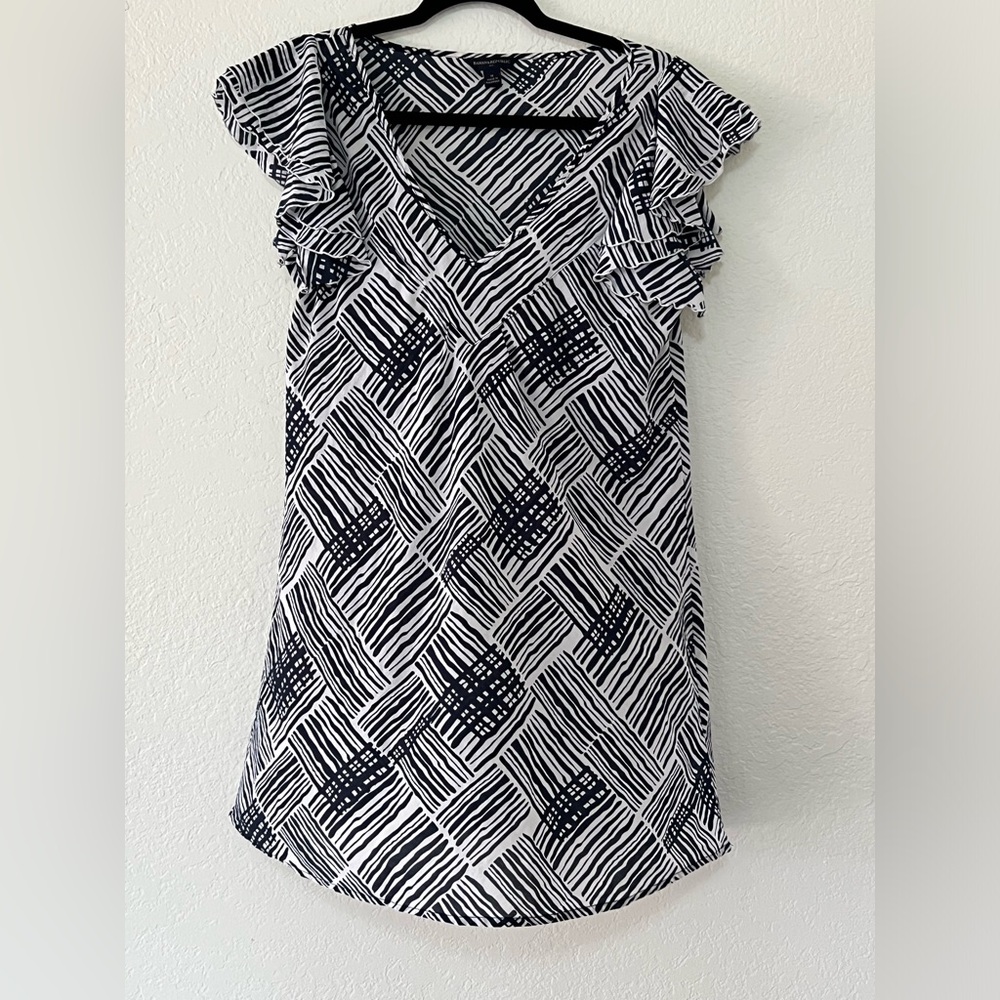 Banana Republic Outlet Black & White Geometric Tunic Swim Cover-Up Size Medium